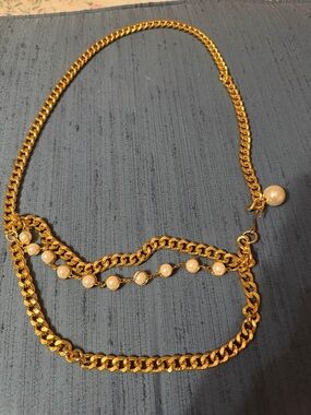 Gold-Tone Pearl Accent Chain Belt